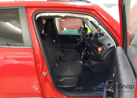 2018 Jeep Renegade Upland Edition 4X4 из США, поврежденный, VIN ZACCJBAB2JPH46483